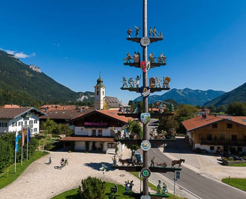 Sommer im Achental, Brauchtum erleben, Maibaum aufstellen