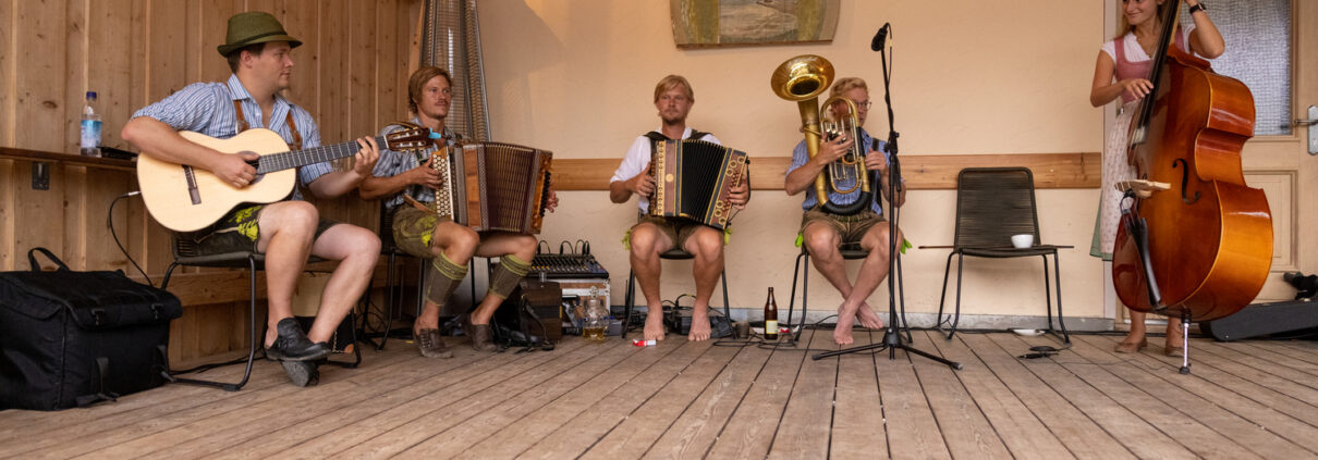 Musikanten beim Hoagart, Sommer im Achental