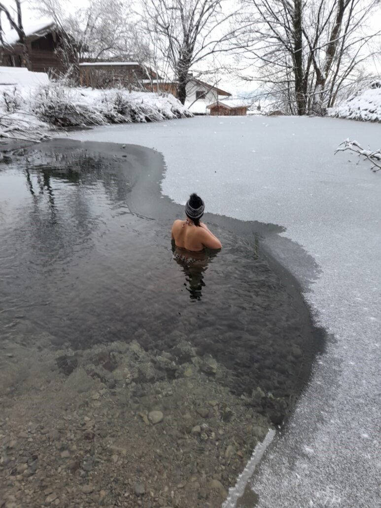 Eisbaden, Achental im Winter