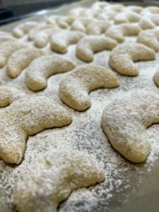 Vanillekipferl mit Puderzucker