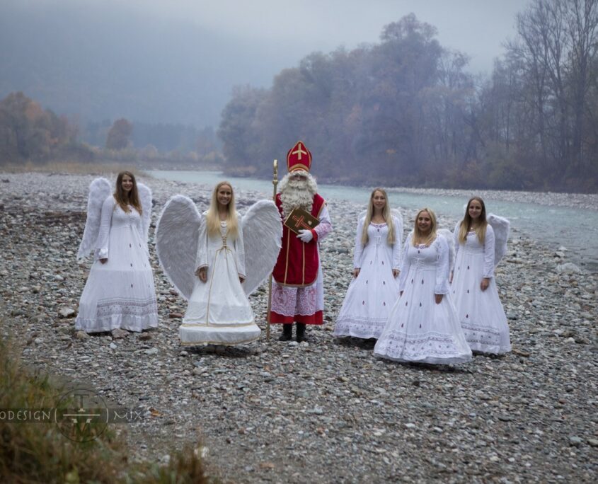 Nikolaus und Engel an der Tiroler Ache, Geigelstoa Pass Schleching