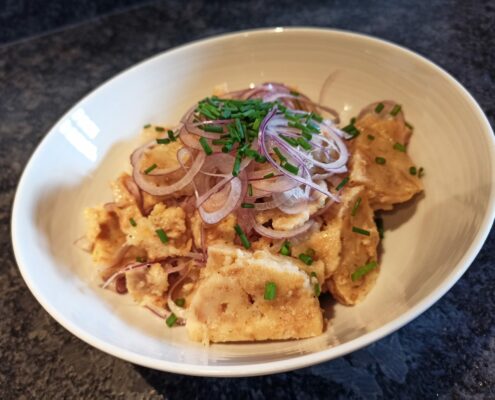 Essigknödel im Teller, Rezept für Sommer