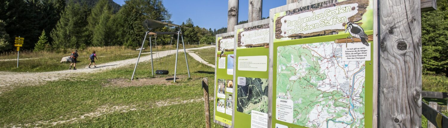 Bergwalderlebnisweg Staffen mit der Hochplattenbahn